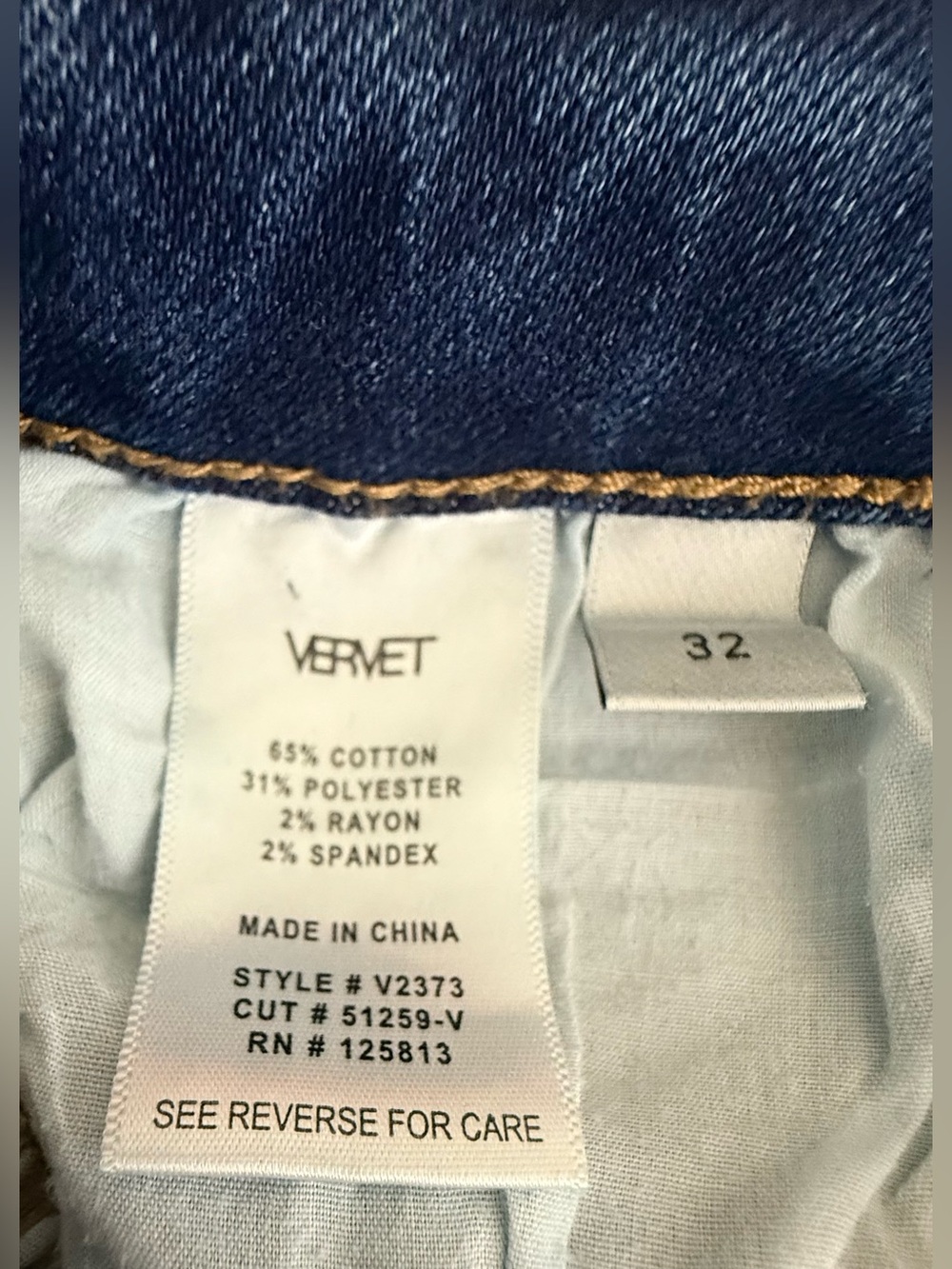 Vervet High Rise Flare Jeans With Side Slit Hems And Frayed Hem Size 32 - Picture 11 of 12
